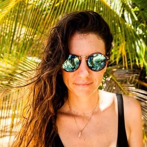 Meet your Posher, Casey